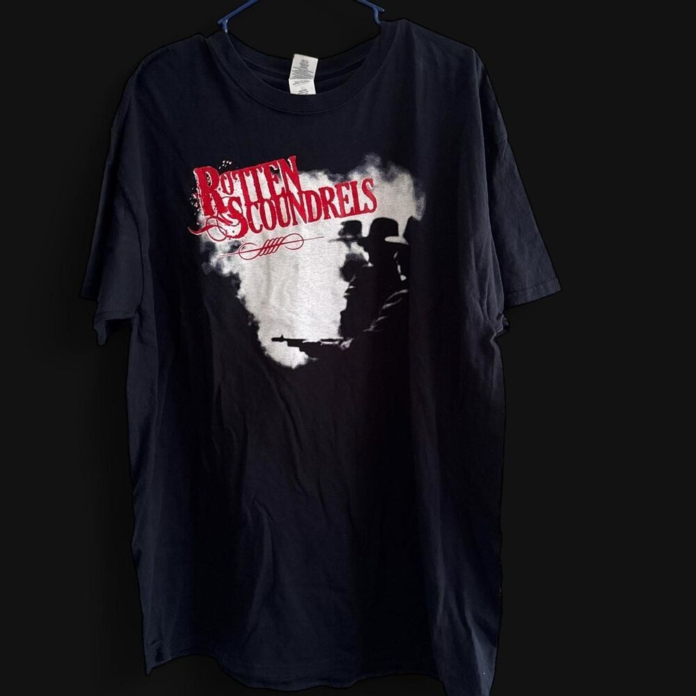 Gildan Men's Black T-shirt